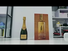 Dreieckweinkarton