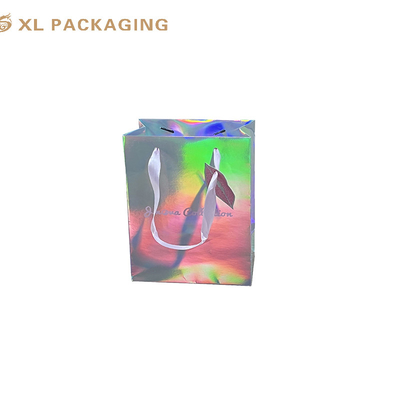kaufen Personalisierte Papiertüten mit Handgriffe Custom Glanz Shopping Tote Taschen Folie Stempel Custom Logo Glanz Lamination Stilvolle Verpackung für Einzelhandelsveranstaltungen Markengeschenke online manufacture