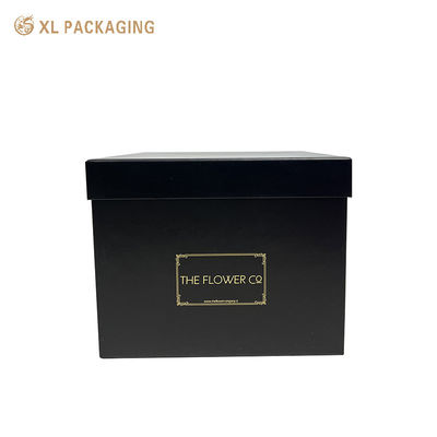 kaufen Zwei Stück schwarze Matte starre Blumenbox mit Goldfolie Logo benutzerdefiniertes Griff Blumenverpackungskiste Online-Herstellung