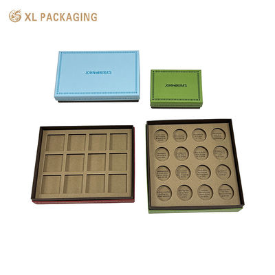 2-teilige Luxus-Schokoladenverpackung mit Deckel und Boden, UV-Logo und Goldprägung, 9 quadratische Innenschale aus Kraftpapier
