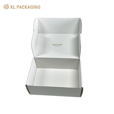 Flat Shipping Weiße Wellpappe-Mailer-Boxen. Doppelgraue Kartonverpackung für Tee, Schokolade und Schönheitsprodukte