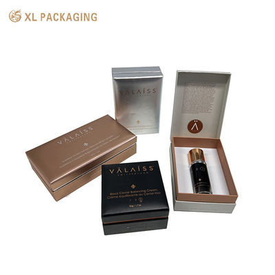 Scharnierte Kosmetikpapierbox mit Roségoldfolie-Stempeln, kundenspezifisches Flocked Foam Liner und mattes Metallpapier für Hautpflegeverpackungen