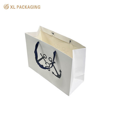 Matte weiße Seilhandgriffe Papier-Einkaufstaschen für Kleidung und Schuhe