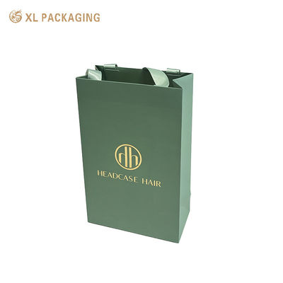 Custom Goldfolie Logo Matte Salbei Grün Frosted Art Papier Geschenktasche mit farbig abgestimmten breiten Satinbandgriffe