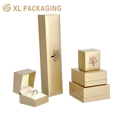 Custom Logo PU Leder Schmuckbox für Verpackung Anhänger Armband Armband Halskette Set