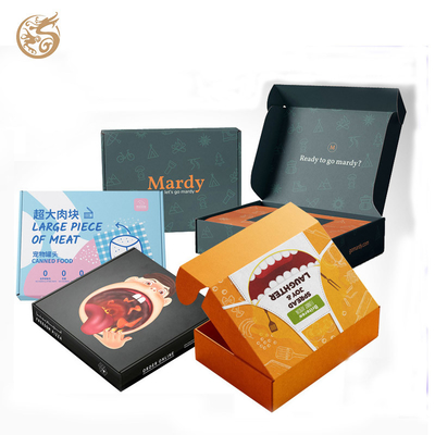 Umweltschonende Kraft-Kustom-Gewürbelte Innenboxen Verstärkte Kleidung/Tee Geschenkmailer mit stoßdichten Auskleidungen Custom Print Easy Fold Design Versandverpackung für Geschenke