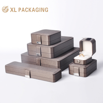 Luxus-PU-Lederschmuckverpackungskiste Halskette Armband Ohrring Lederkleide PU-Schmuckverpackungskiste