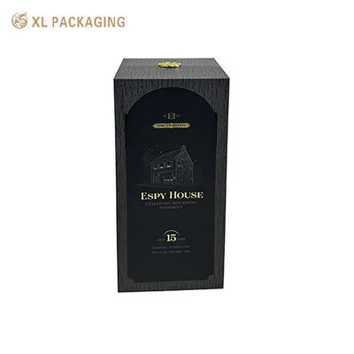 Individuelle Scharnier-Whisky-Geschenkbox mit Soft-Touch-Laminierung, Goldfolienprägung und individuellem EVA-Einsatz für die Likörverpackung