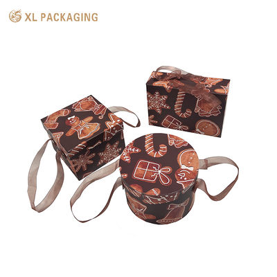 Personalisierte gedruckte Weihnachtsgeschenkbox mit 157gm matte beschichtetem Kunstpapier, vornahtem Organza-Griff und dickem starrem grauen Board-Kern